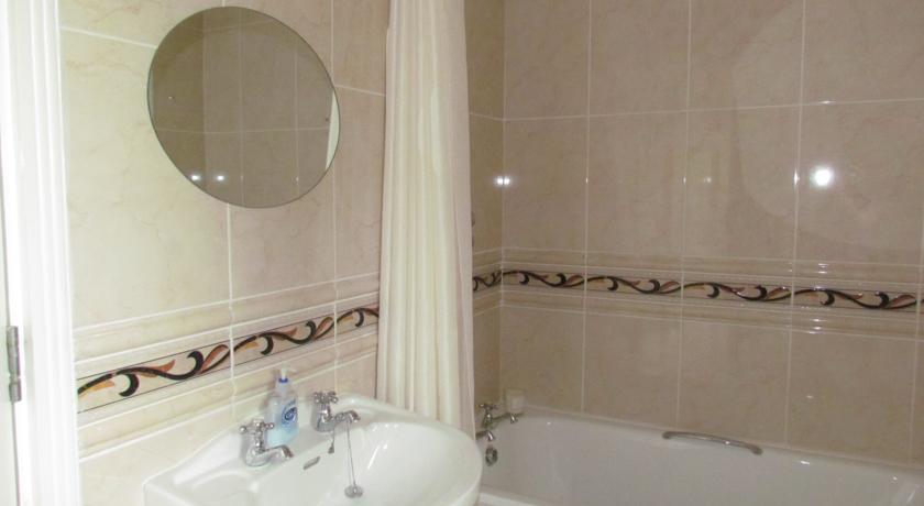 Gate Lodge B&B Портамна Номер фото