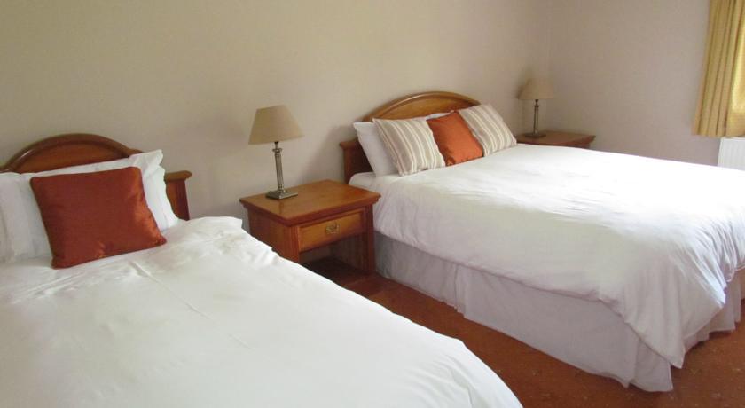 Gate Lodge B&B Портамна Номер фото