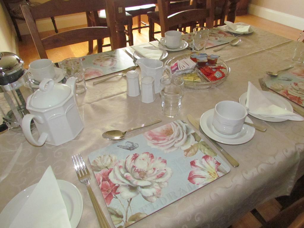 Gate Lodge B&B Портамна Экстерьер фото