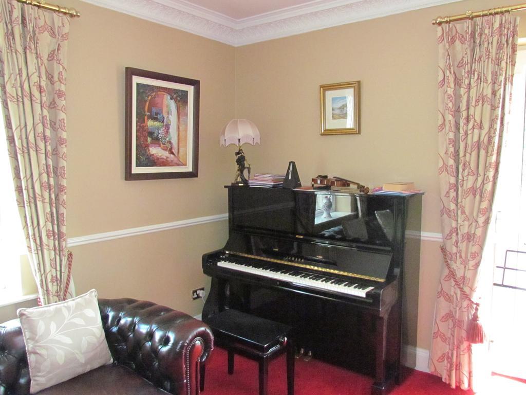 Gate Lodge B&B Портамна Экстерьер фото